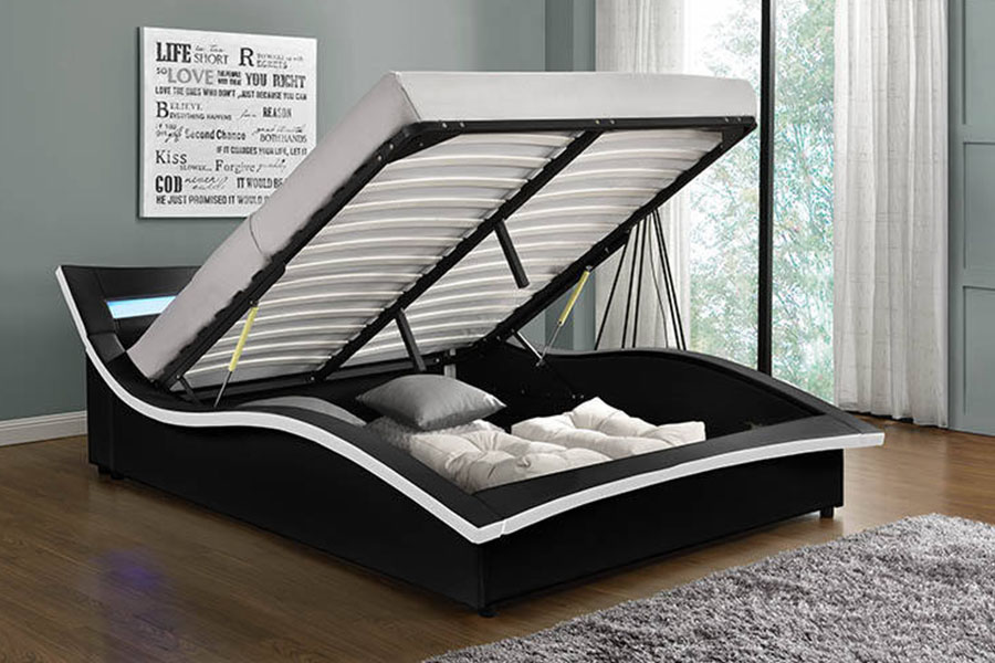 1877 โครงเตียงหุ้มหนัง PU หรูหรา LED