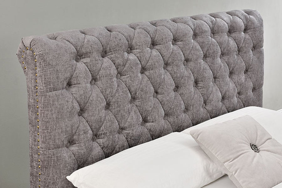 1208G Chesterfield Chenille-Velvet Sleigh โครงเตียงเก็บของออตโตมัน