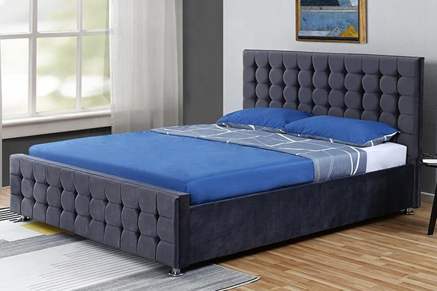 1354G กำมะหยี่กระจุกแผงไม้เนื้อแข็ง King Ottoman Storage เตียงกรอบ